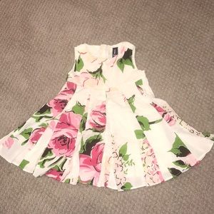 Sleeveless baby dress